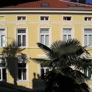 apartment-damir-opatija.primorje-gorskikotar.com/